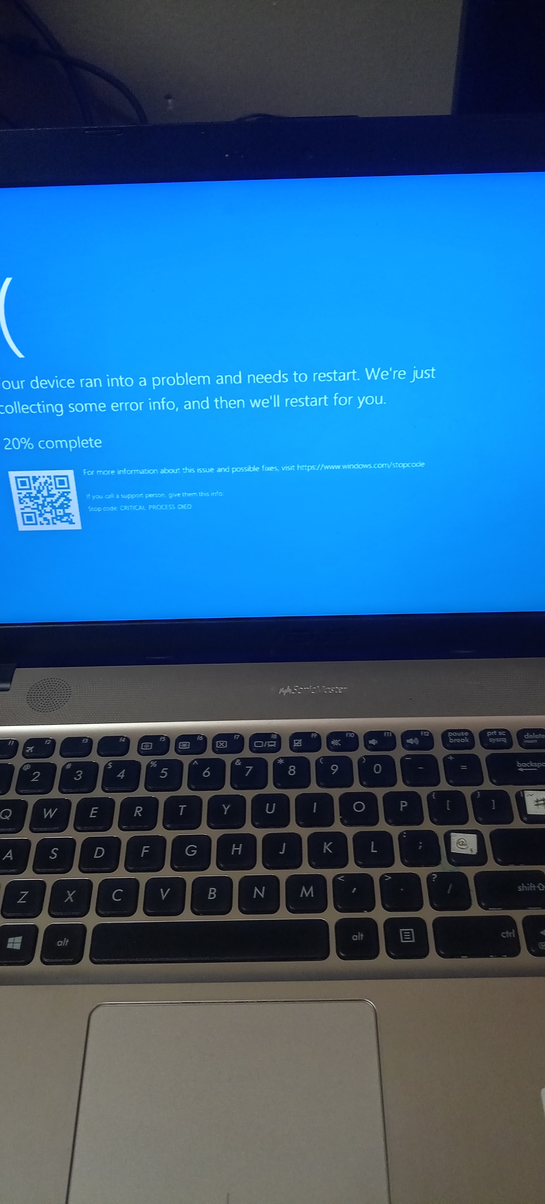 Windows Blue Screen of Death on an Asus laptop