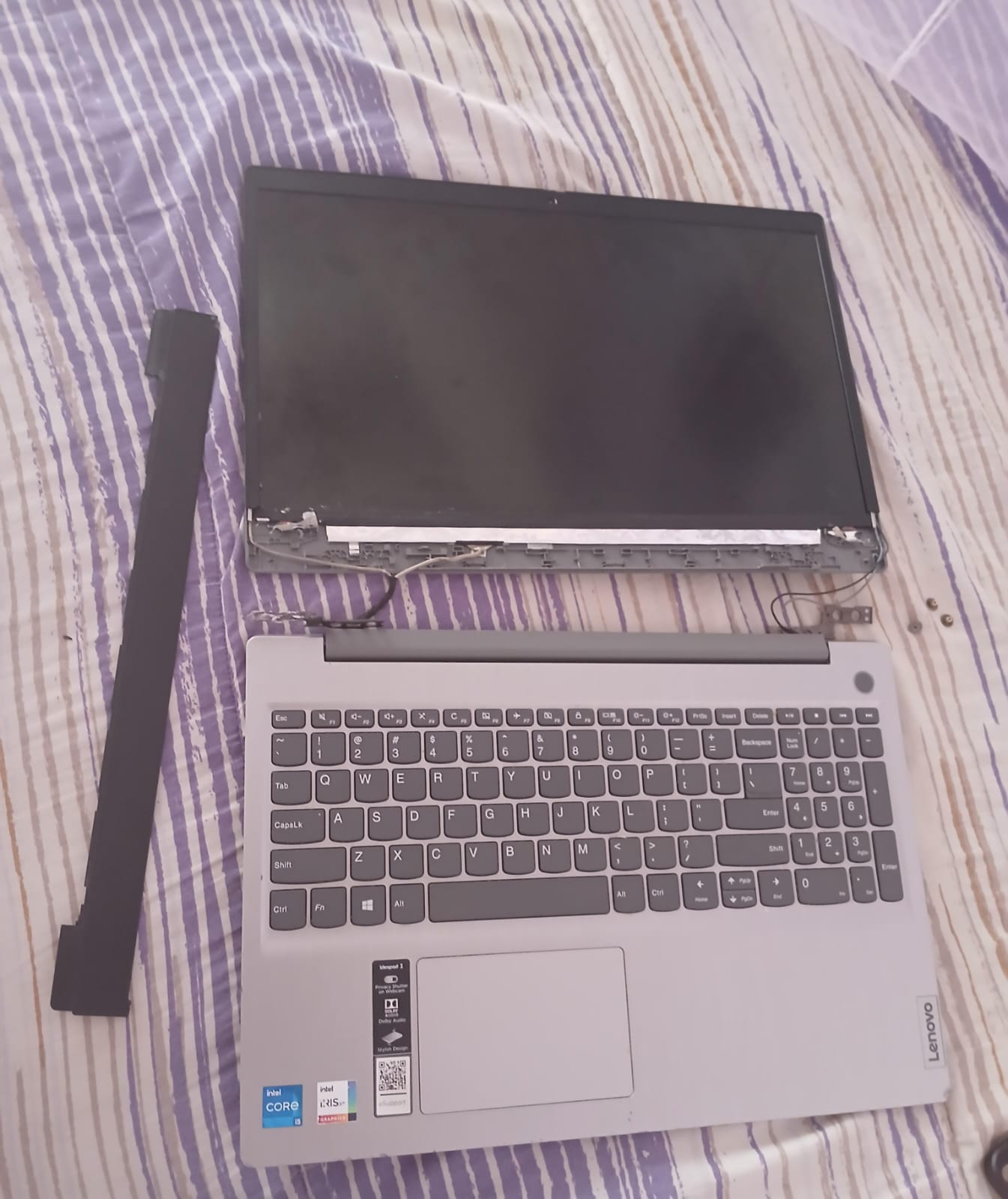 Lenovo Laptop Hinge Problem, Screen lid and main body separated